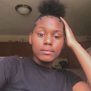 Meet your Posher, Adrianna